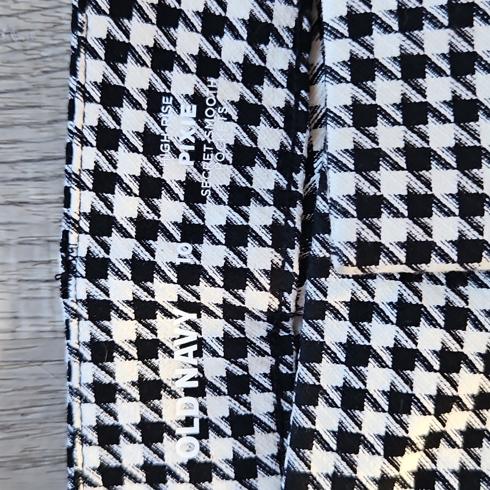 Old Navy Houndstooth Pixie Pants - image 4